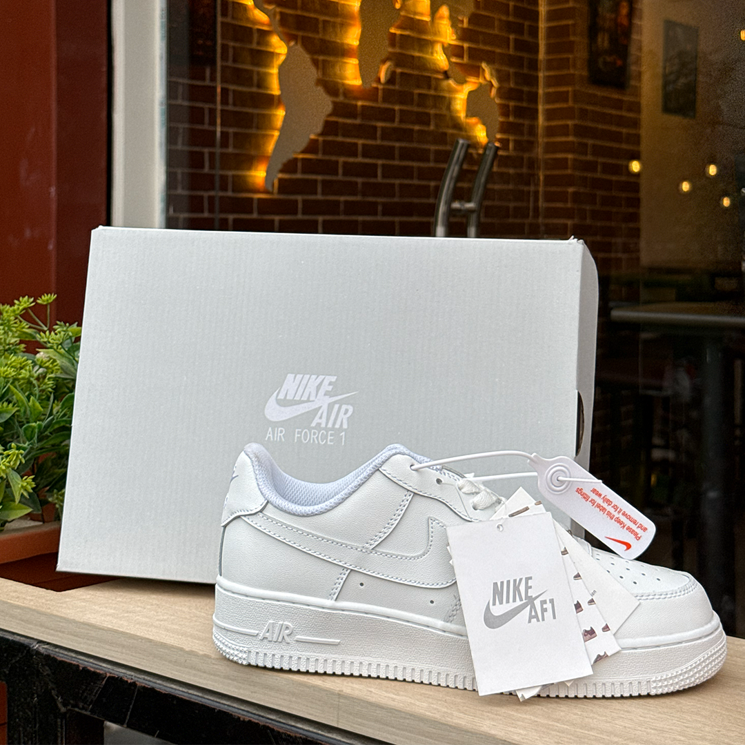 Nike Air Force - الصورة 2